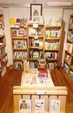 いるだけでも楽しい『BOOKSHOPTRAVELLER』(東京都・下北沢)の店内。現在は祖師ヶ谷大蔵への移転作業中だ