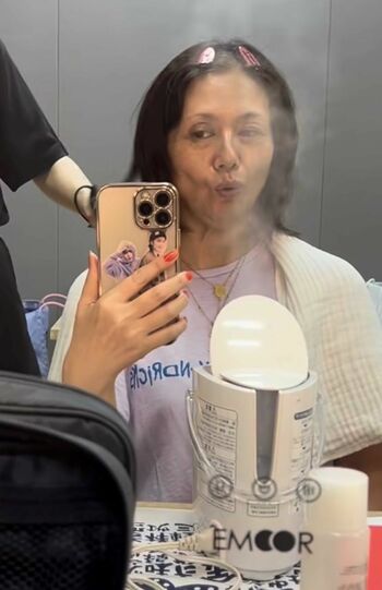 すっぴんをストーリーズで公開した小泉今日子（『株式会社明後日』の公式インスタグラムより）