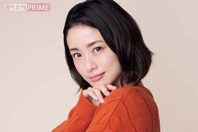 上戸彩、ドラマ『となりのチカラ』の現場では高校の先輩・松本潤に「身をゆだねています」