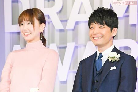 『逃げるは恥だが役に立つ』のメインキャストの新垣結衣と星野源。番組がきっかけでのちに夫婦に