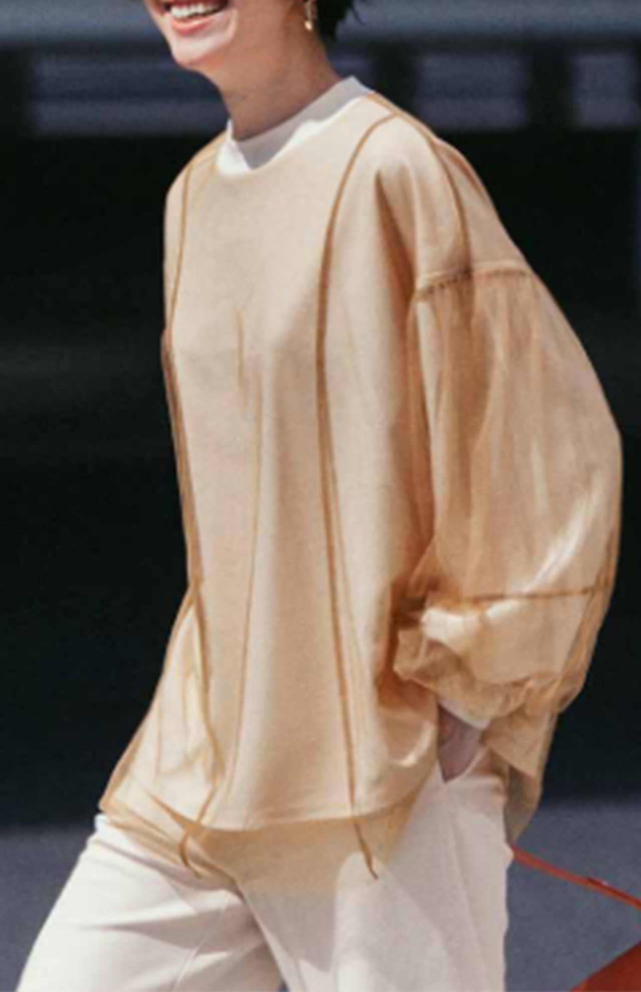 IEDIT一枚で着映える チュールを重ねたカットソートップス（フェリシモ提供）