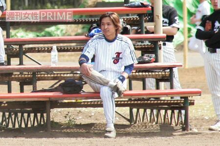 2006年4月、ジャニーズチームで草野球を楽しむ坂本昌之2