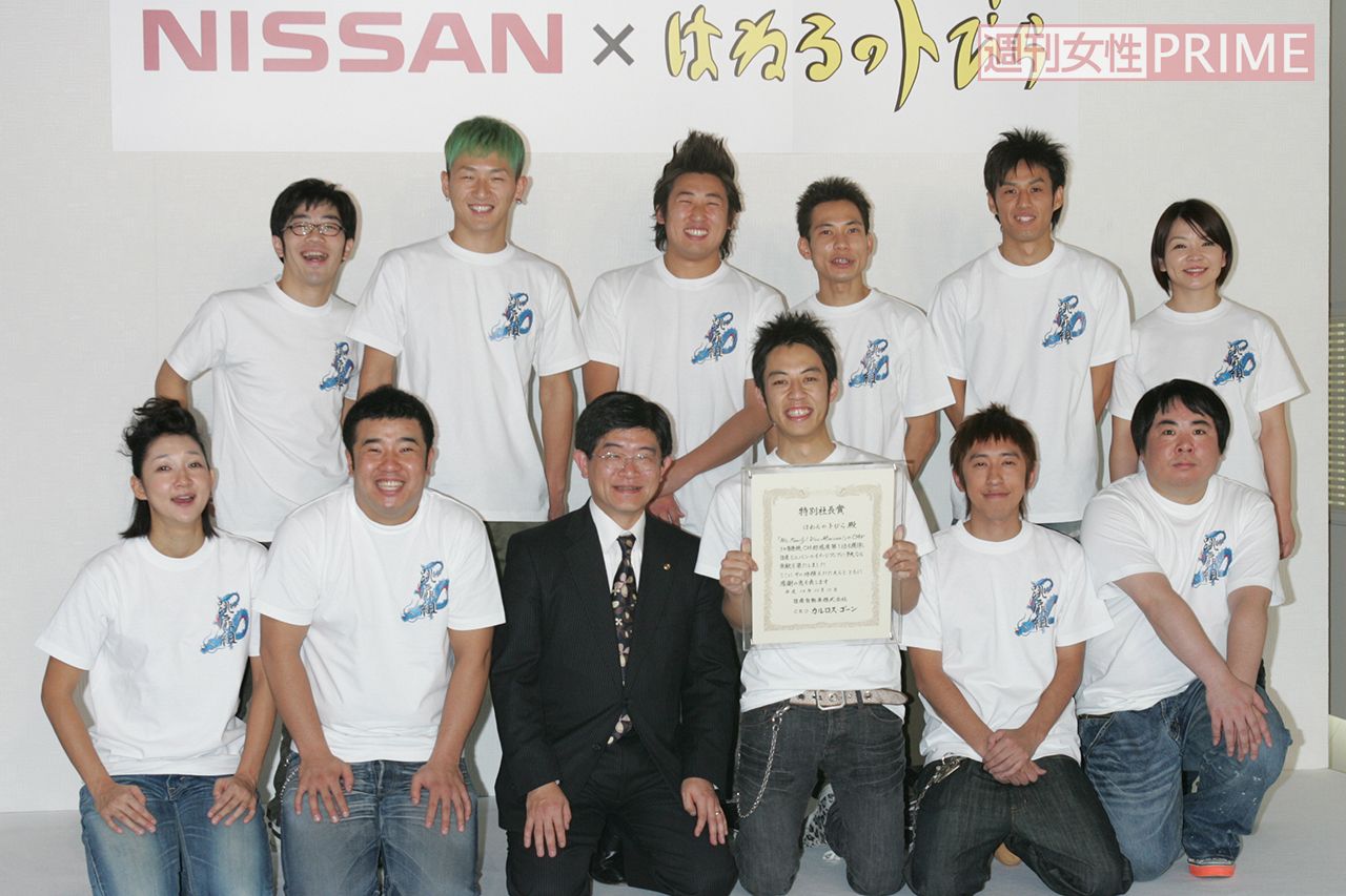 日産自動車新CM発表会に登場した『はねるのトびら』メンバー（2006年12月15日）