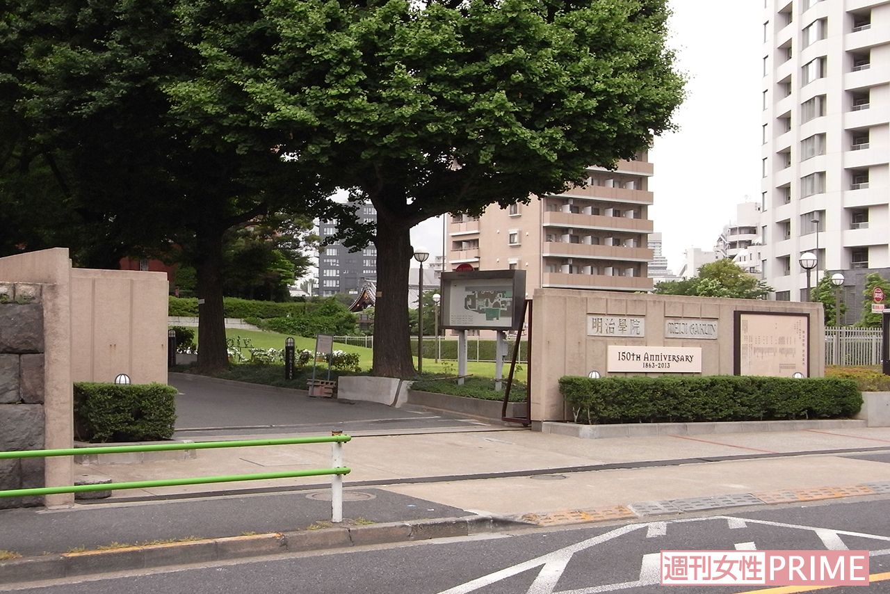 中島が通う明治学院大学。白の高級外車で通学する姿が在学生にたびたび目撃されている