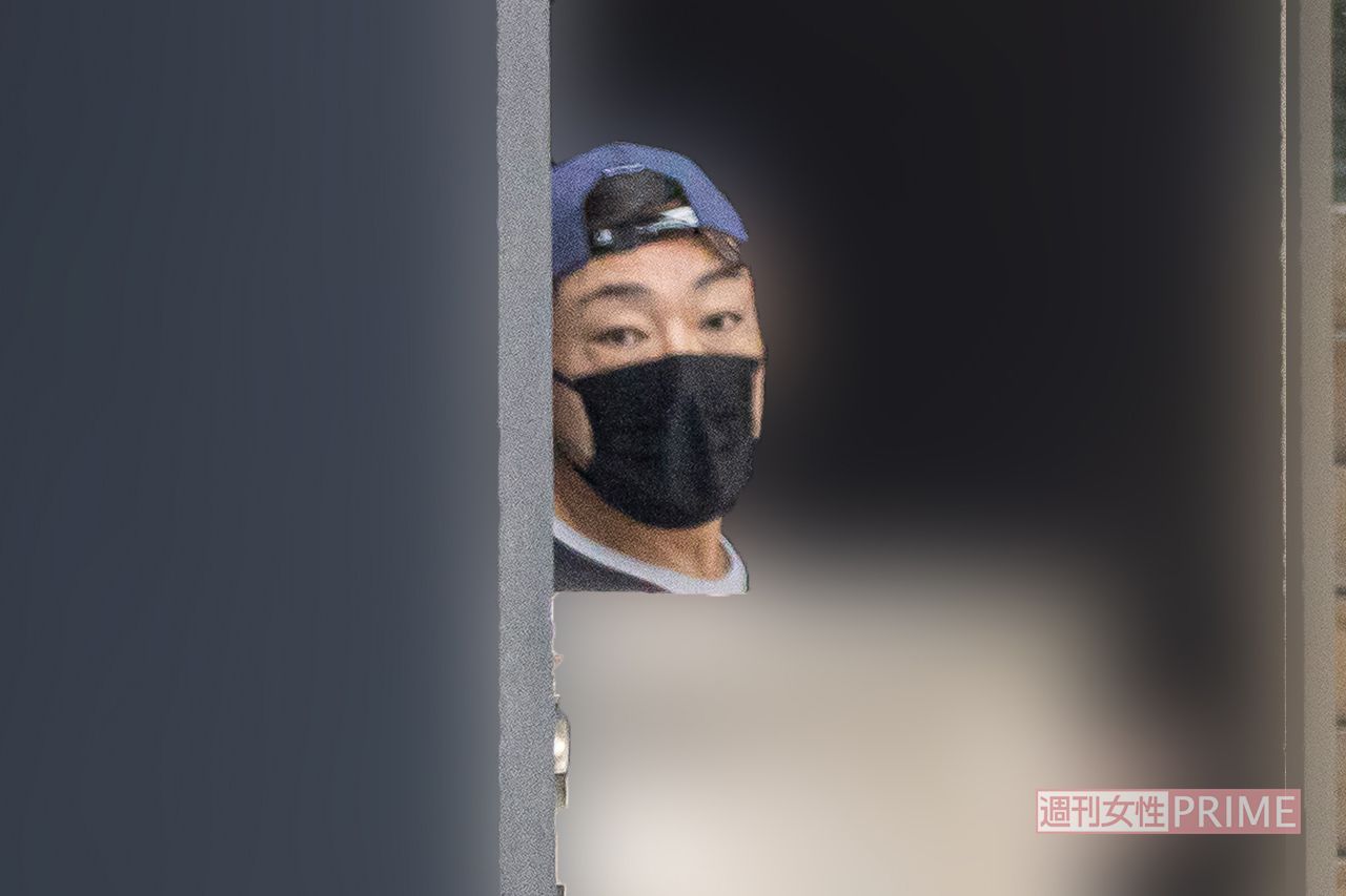 性加害報道以降、自宅に引きこもって過ごす日々が続いているという香川照之（2022年）