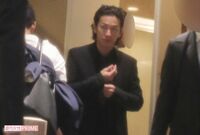 佐藤健『半分、青い。』打ち上げでのスーツ姿が全部、黒でイケメンすぎた。