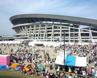 20万人来場の嵐宮城公演、外には音漏れに群がるファン1000人