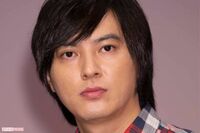 塚本高史、9月スタート『仮面ライダーガヴ』での“悪役ボス”姿が「時の流れを感じる」「役作り完璧」大注…