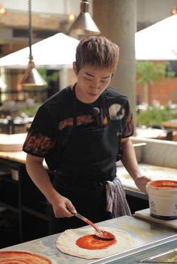 『2PM WILD BEAT～240時間完全密着！オーストラリア疾風怒濤のバイト旅行～』より　Wild Beat (c)2017 IHQ media & JYP Pictures. All Rights Reserved