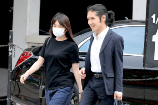 仲睦まじい様子の小室圭さん・眞子さん