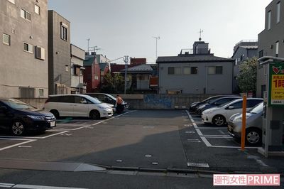 《東京板橋》愛犬も道連れ親子3人無理心中、玄関の鏡に書かれた口紅文字