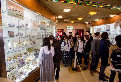 閉店が一転、奇跡の大復活『マルカン百貨店』の大食堂が愛され続ける理由