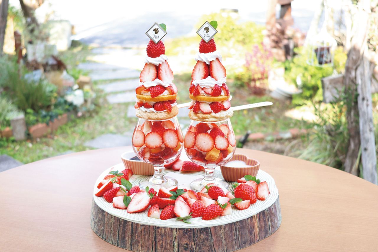 盛り合わせをしてシェアもおすすめ♪2個～最大6個まで盛り合わせが可能。パフェ単品1950円、いちごプレート付き2480円、※写真はいちごプレート付き2個盛り合わせ4960円