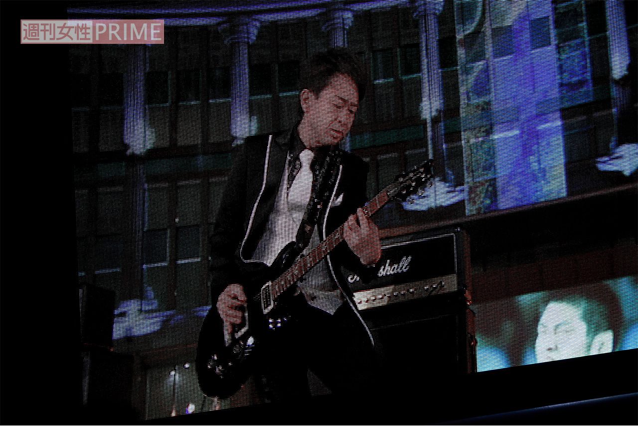 2016年のNHK紅白で、都庁前から中継で歌ったTOKIOの5人