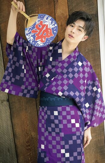 曽田陵介、“チャレンジな色と柄の浴衣と甘いマスクのギャップが最高”とファンがお祭り騒ぎ（写真／公式SNSより）