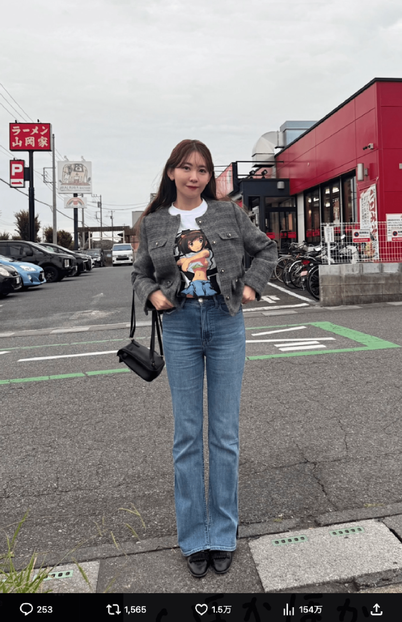 有名ラーメン店を訪れた小嶋陽菜（公式Xより）