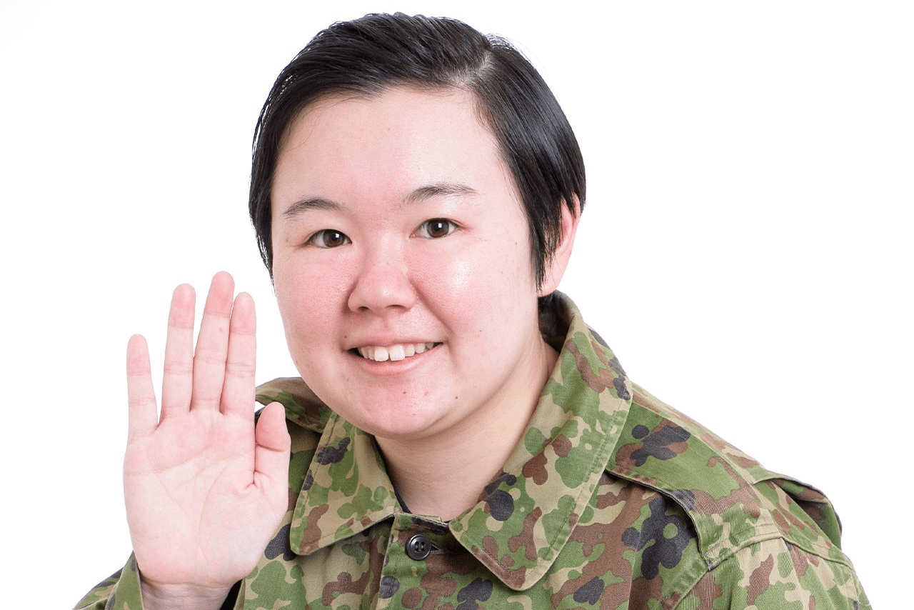 ドラマにも出演した、陸上自衛隊に勤務経験のあるピン芸人のやす子