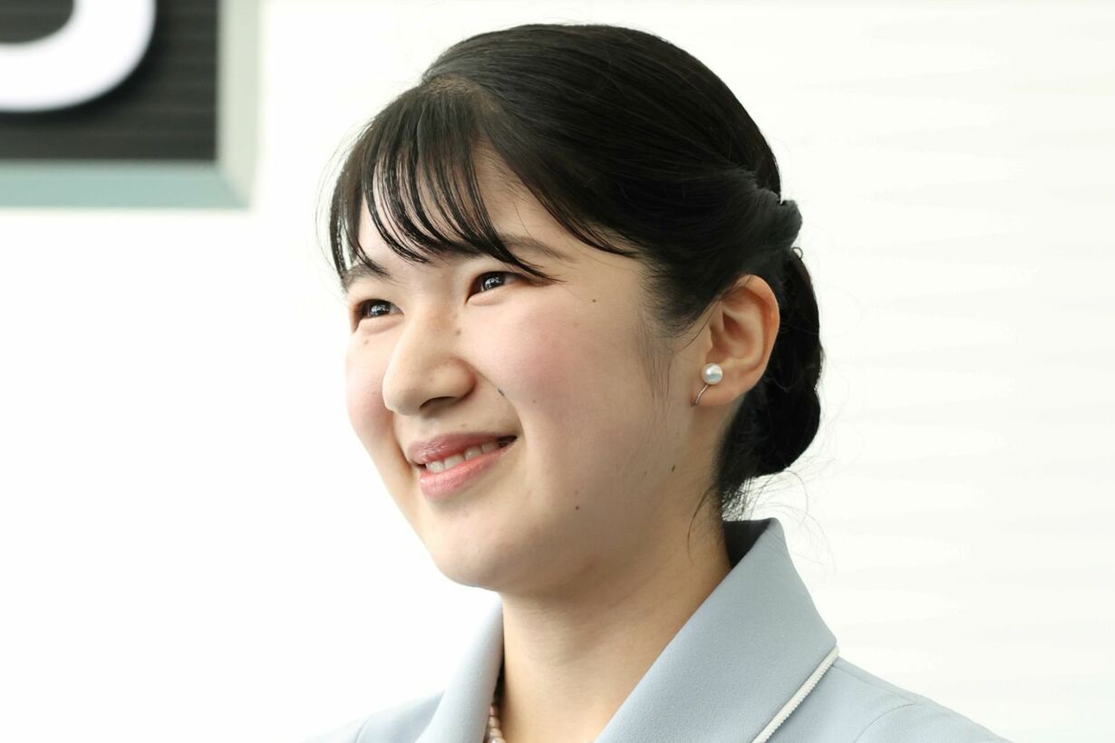 《Netflix放送WBC》愛子さま、初の天覧試合で見せた“ガチ観戦”スタイル！貴重なメガネ姿に「黒田清子さんに似てる」
