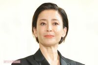 宮沢りえ、コレクションショー会場で披露した“テカテカ太眉”姿に《メイク自分でしたの?》と驚きの声…本人が語っていた「自由」へのこだわり