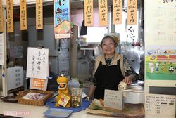 ドラマに出てきた『リアスのうに丼』も、ロケ当日に工藤さんが作ったという。“夏ばっぱ”の味、お試しあれ！