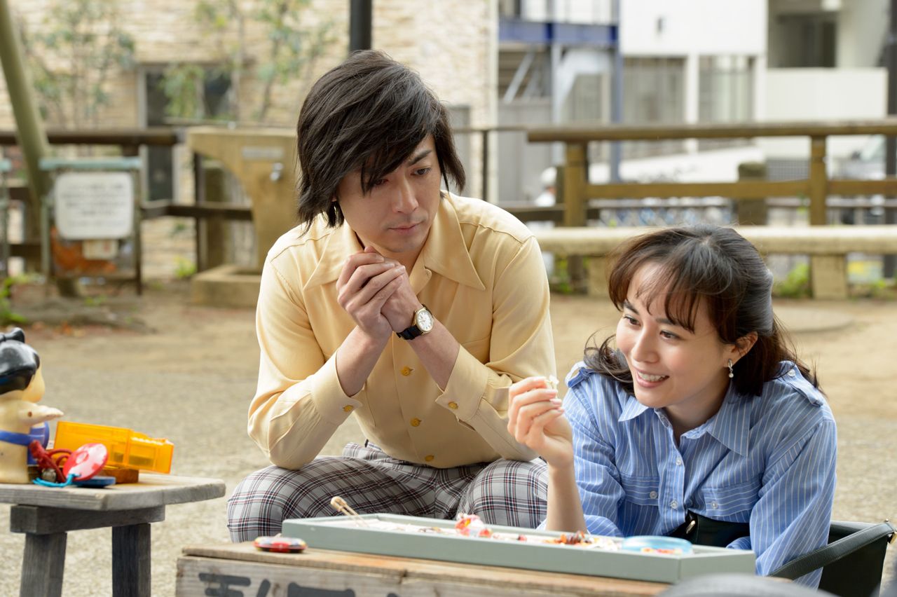 2番目の妻となる眞知子にぞっこんの不二夫　(c)NHK