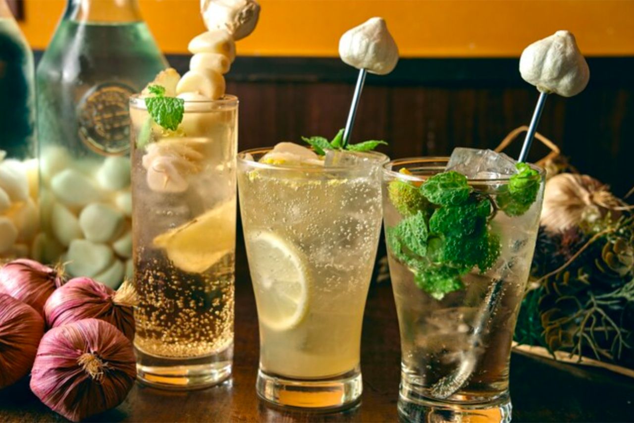 ワインをニンニクに漬けておくだけ！