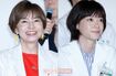 朝ドラにも出演する山口智子(左)と朝顔役を演じる上野樹里