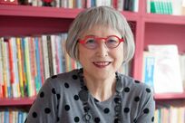 『魔女の宅急便』の作者・角野栄子さん“82歳のおしゃれなシンプルライフ”が話題