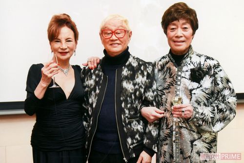 （左から）カルーセル麻紀、吉野さん、春駒さん。2017年春駒生誕祭にて