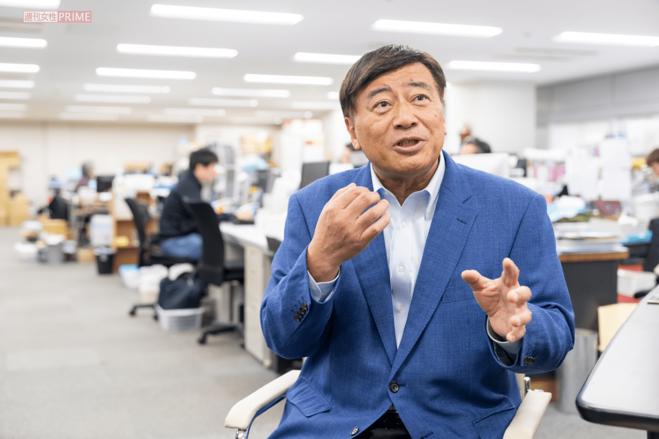 CM撮影は社内で。パーティションの奥が保科さんの「控室」だという