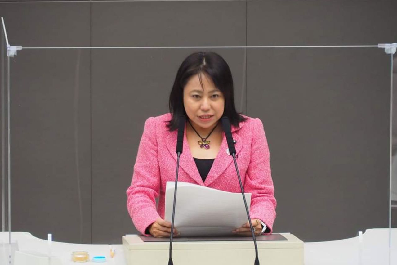 木下ふみこ都議会議員の演説の様子