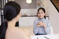 【知って楽しい雑学】話題のドラマ『silent』で欠かせない“手話”、日本の手話は世界で通じない!?　実は方…