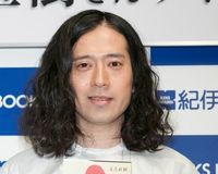 又吉直樹、ケータイで執筆作業していたため親指が腱鞘炎に