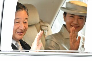 10月20日、上皇后さまのお誕生日のあいさつに向かわれる天皇皇后両陛下