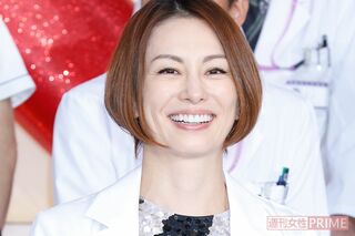 『ドクターX〜外科医・大門未知子〜』制作発表での米倉涼子（'19年10月）