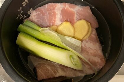 材料を入れてスイッチを押すだけ、炊飯器への“丸投げ”調理