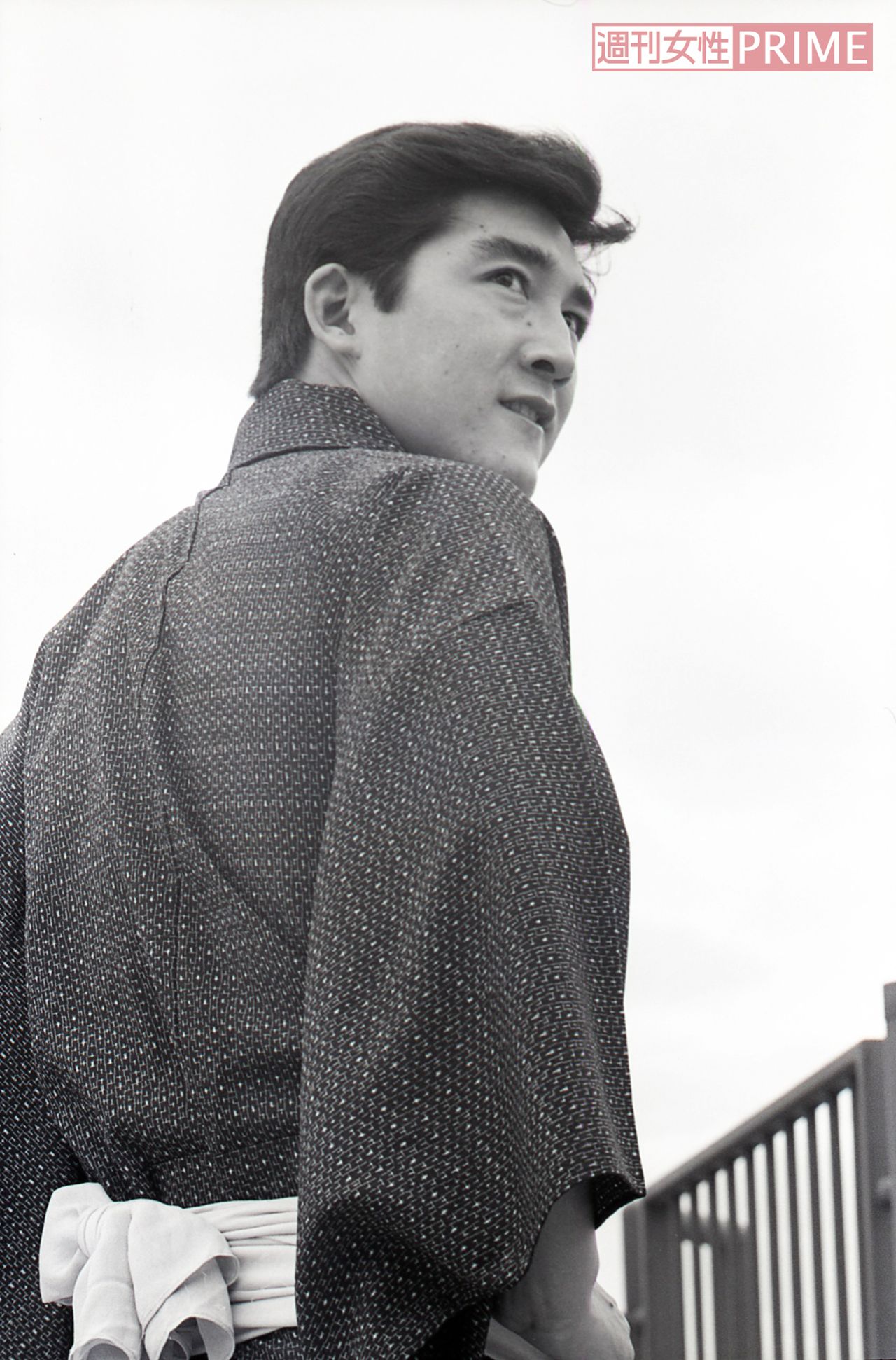 『仁義なき戦い』シリーズがヒットしたころの松方弘樹さん。『週刊女性』では32歳とは思えない貫禄あるグラビアを披露　撮影／『週刊女性』写真班