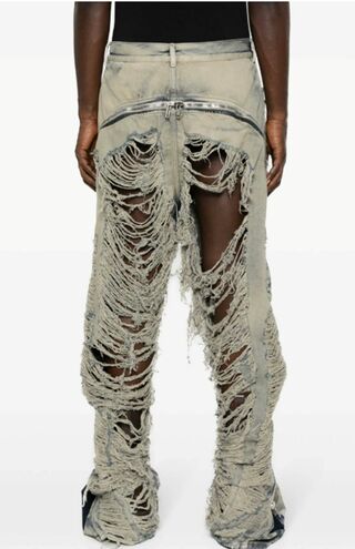 後ろから下着が丸見えに（ECサイトより）