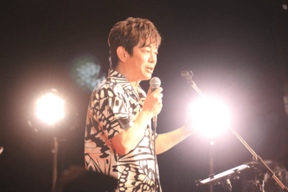 武田神社のコンサートでは加藤登紀子の『難破船』のカバーも披露。「高校生のときに聴いて、愛って厄介で難しいものなんだろうなと……」