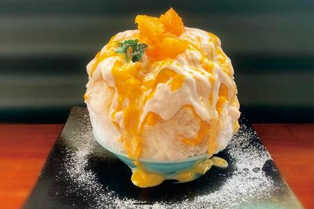 外皮ごと搾った柑橘のかき氷／1900円