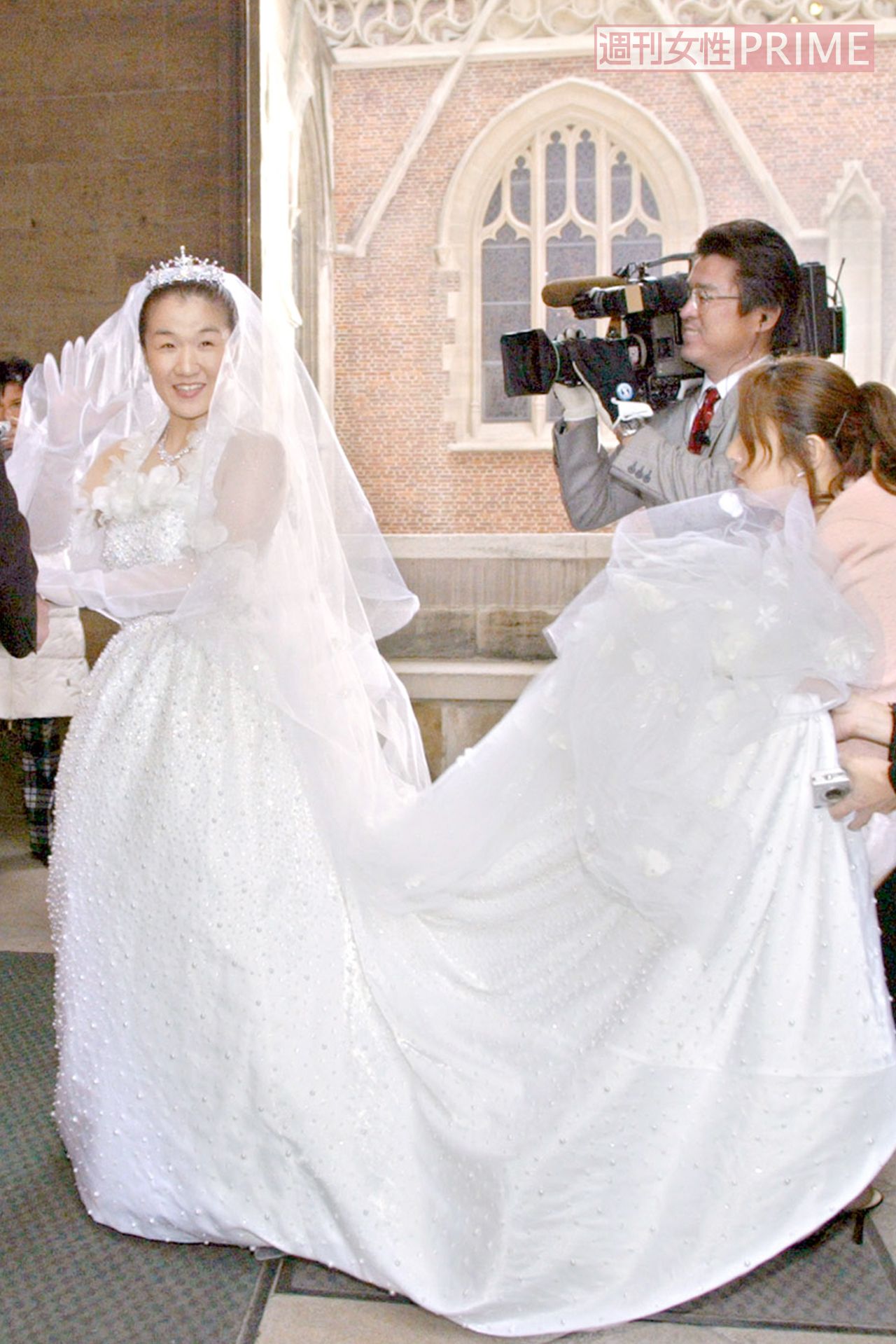 パリ市内のアメリカンチャーチで結婚式を挙げる谷亮子（2003年）