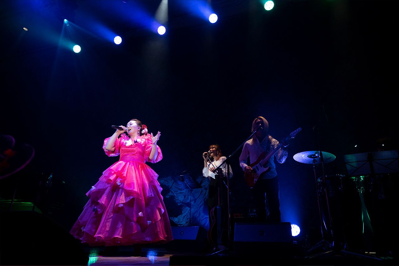 12月26日、ディナーショーを開催した華原朋美