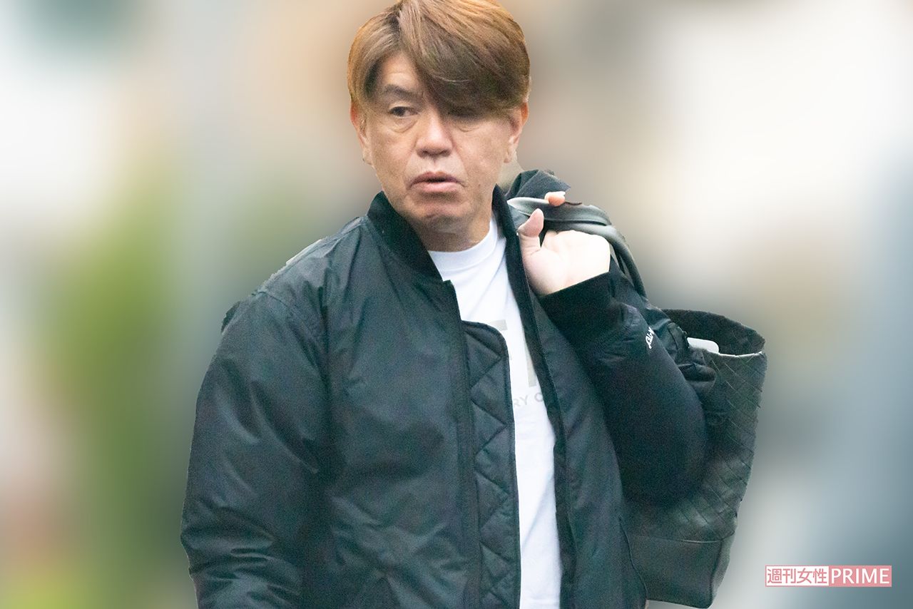 12月中旬の平日朝、自宅から出てきたヒロミを直撃