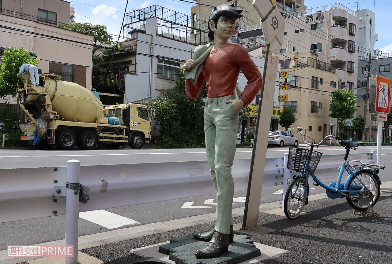 漫画『あしたのジョー』の矢吹丈は山谷を舞台に成長していくヒーロー。その像や看板が複数ある