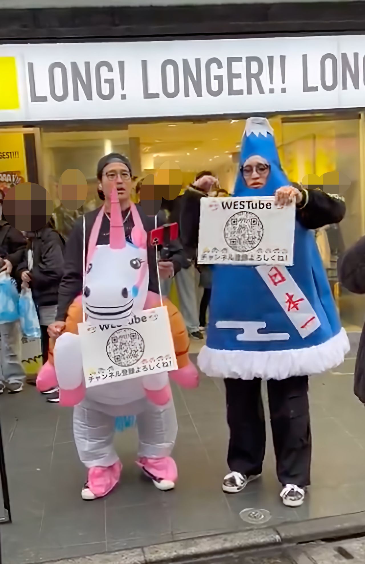 原宿でYouTubeの撮影を行うWEST.桐山照史と神山智洋（Xより）