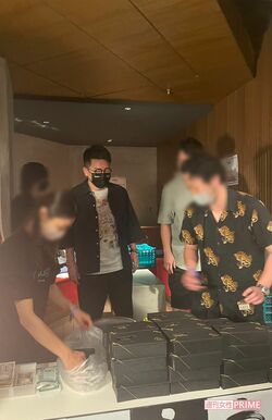 『牛宮城』の焼肉弁当即売会に登場した宮迫博之