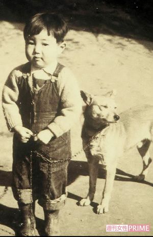 4歳当時、愛犬と