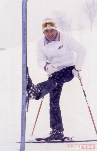 7歳で始めたスキーは国体を目指すほどの腕前。1990年に新潟県越後湯沢にスキー場“KAYAMACAPTAINCOAST”をオープンしたが2011年に閉鎖（写真は '81年）（撮影／本誌写真班）