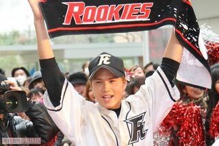 安仁屋恵壹を演じた市原隼人