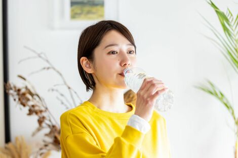 《熱中症》我慢強い“頑張り屋タイプ”は要注意!「水分補給はただの水ではダメ」リスクを高める“5つの要素”も